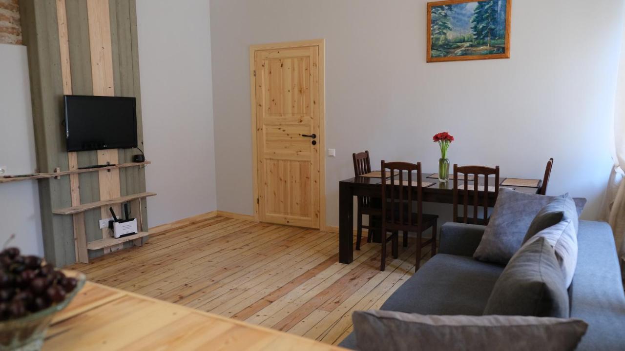 Historic Apartment With Wooden Floors In The Hearth Of Old-Town 里加 外观 照片